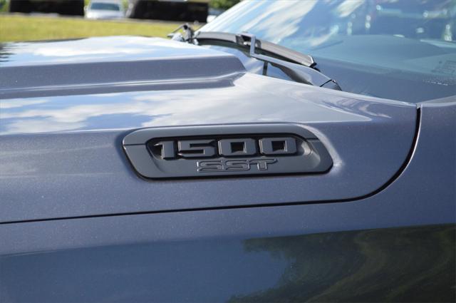 new 2025 Ram 1500 car, priced at $53,637