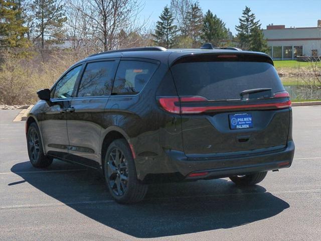 new 2024 Chrysler Pacifica car, priced at $48,509