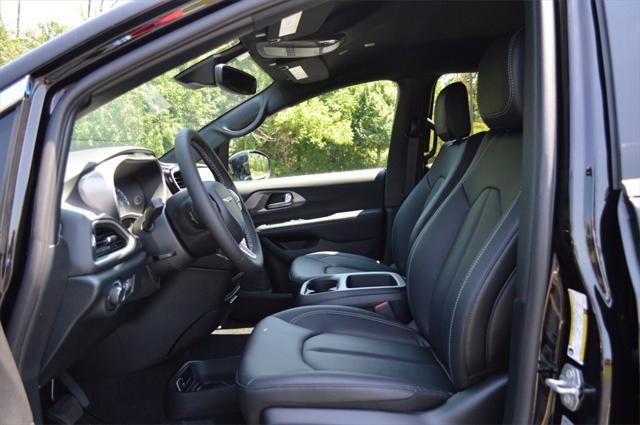 new 2025 Chrysler Voyager car, priced at $39,999