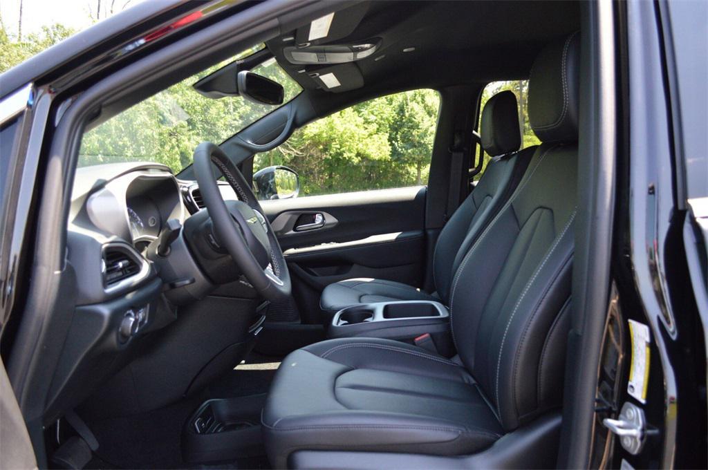 new 2025 Chrysler Voyager car, priced at $41,728