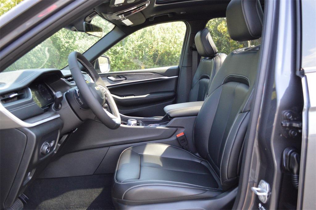new 2025 Jeep Grand Cherokee L car, priced at $46,999