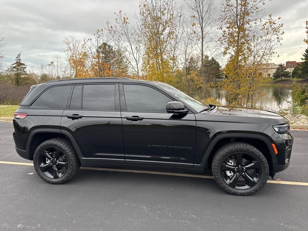 used 2024 Jeep Grand Cherokee car, priced at $35,999