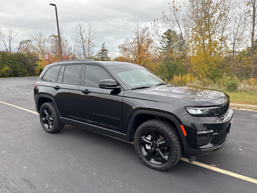 used 2024 Jeep Grand Cherokee car, priced at $35,999