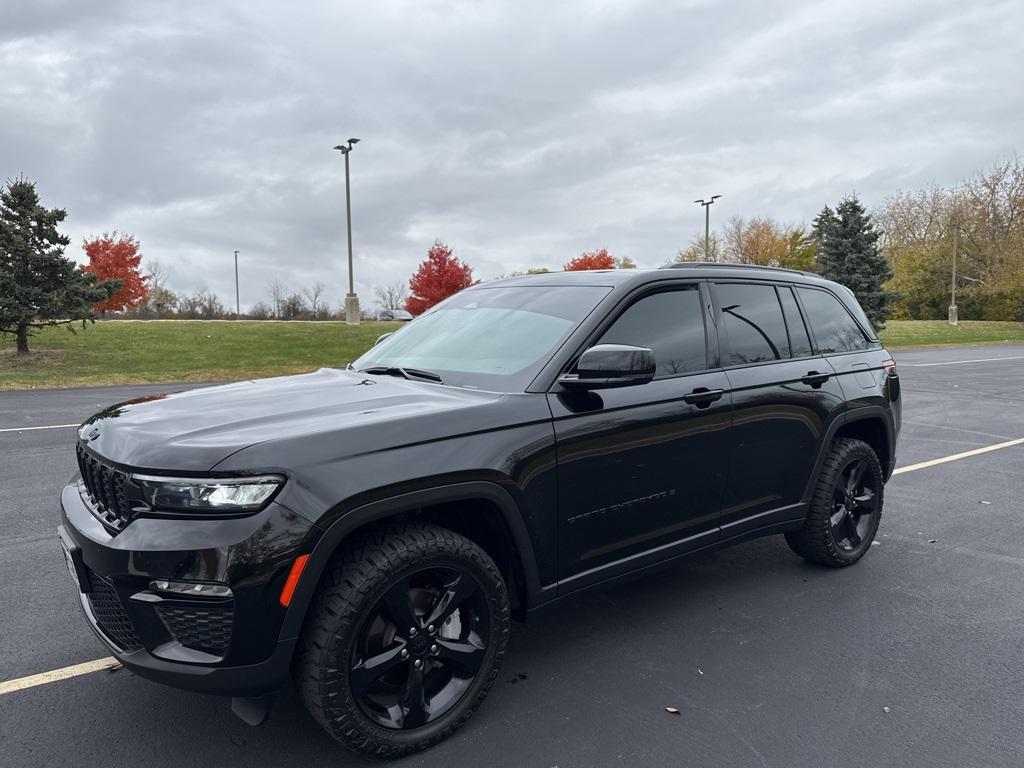 used 2024 Jeep Grand Cherokee car, priced at $35,999