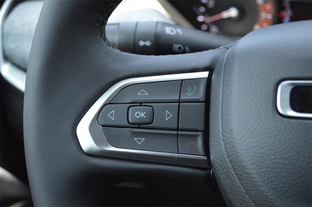 new 2025 Jeep Compass car, priced at $27,999