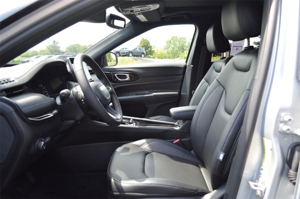 new 2025 Jeep Compass car, priced at $35,899