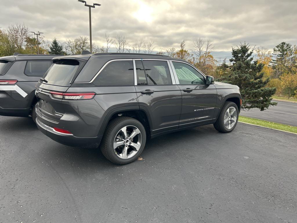 new 2025 Jeep Grand Cherokee car, priced at $47,599