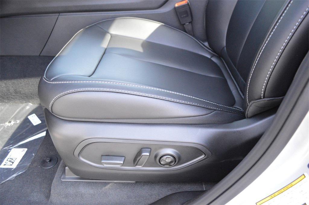 new 2025 Jeep Grand Cherokee L car, priced at $46,999