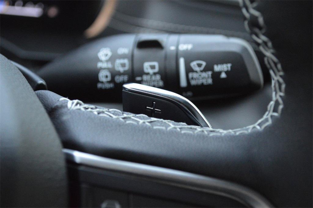 new 2025 Jeep Grand Cherokee car, priced at $37,999