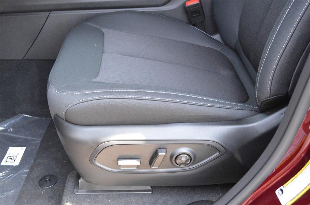 new 2025 Jeep Grand Cherokee car, priced at $37,999