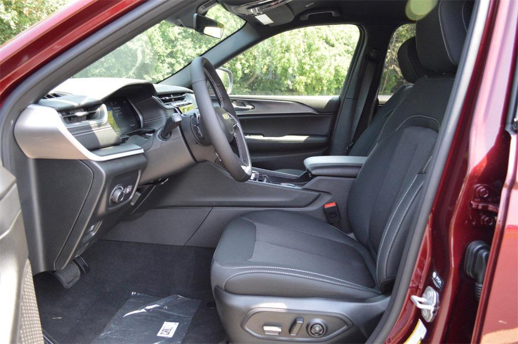 new 2025 Jeep Grand Cherokee car, priced at $37,999