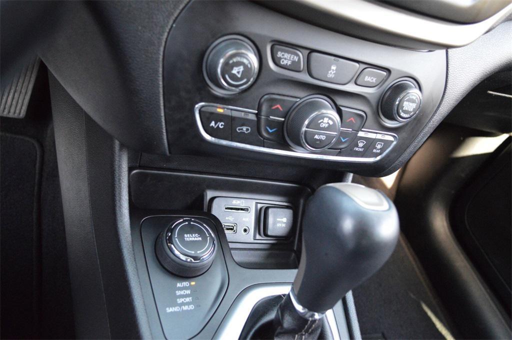 used 2017 Jeep Cherokee car, priced at $10,991