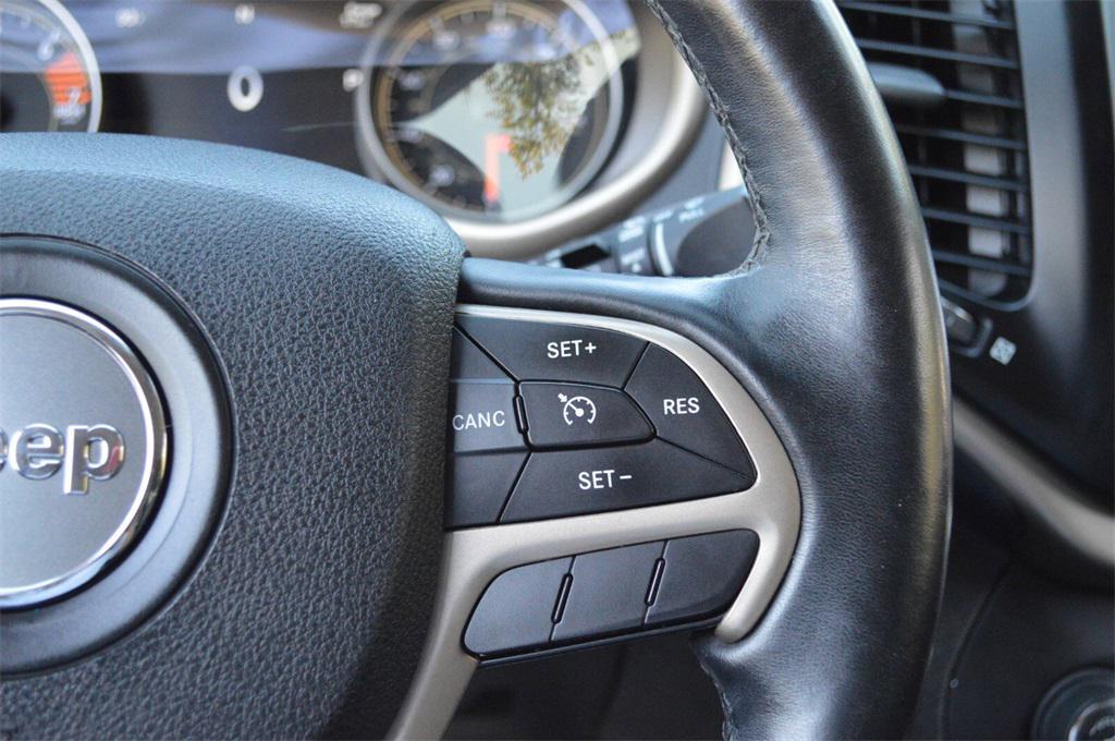 used 2017 Jeep Cherokee car, priced at $10,991