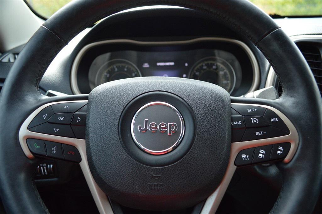 used 2014 Jeep Cherokee car, priced at $13,590
