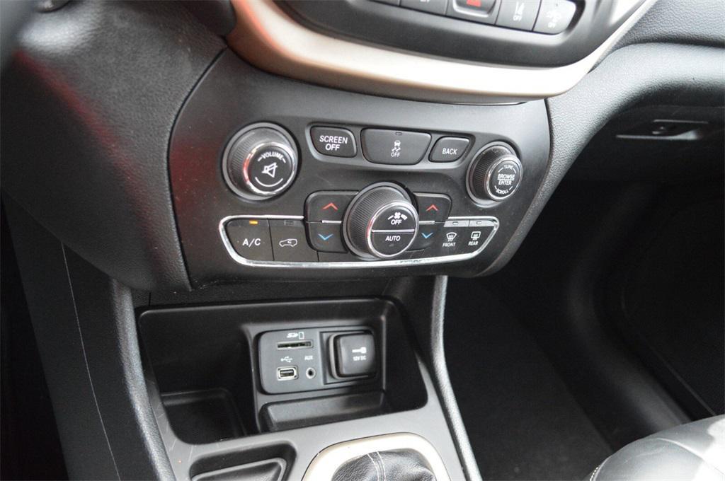 used 2014 Jeep Cherokee car, priced at $13,590