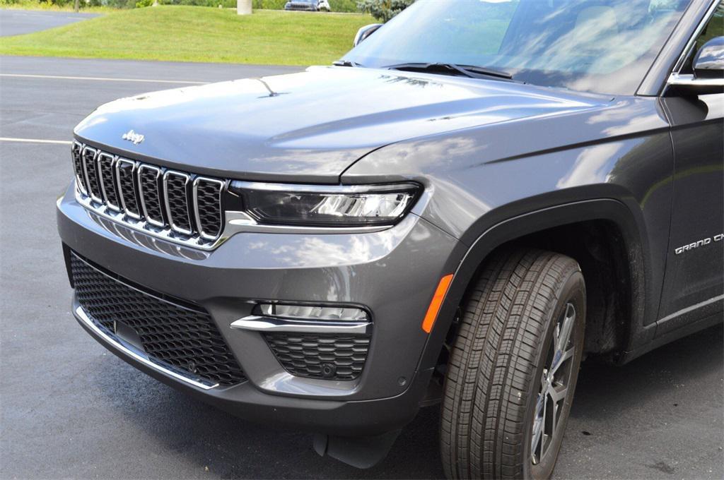 new 2025 Jeep Grand Cherokee car, priced at $46,999