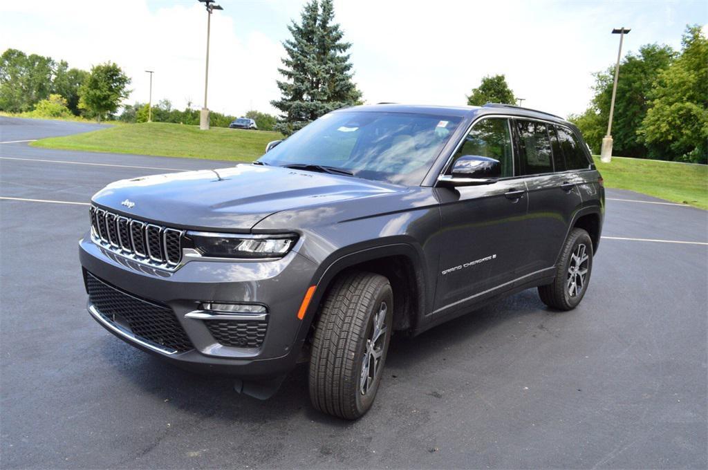 new 2025 Jeep Grand Cherokee car, priced at $46,999