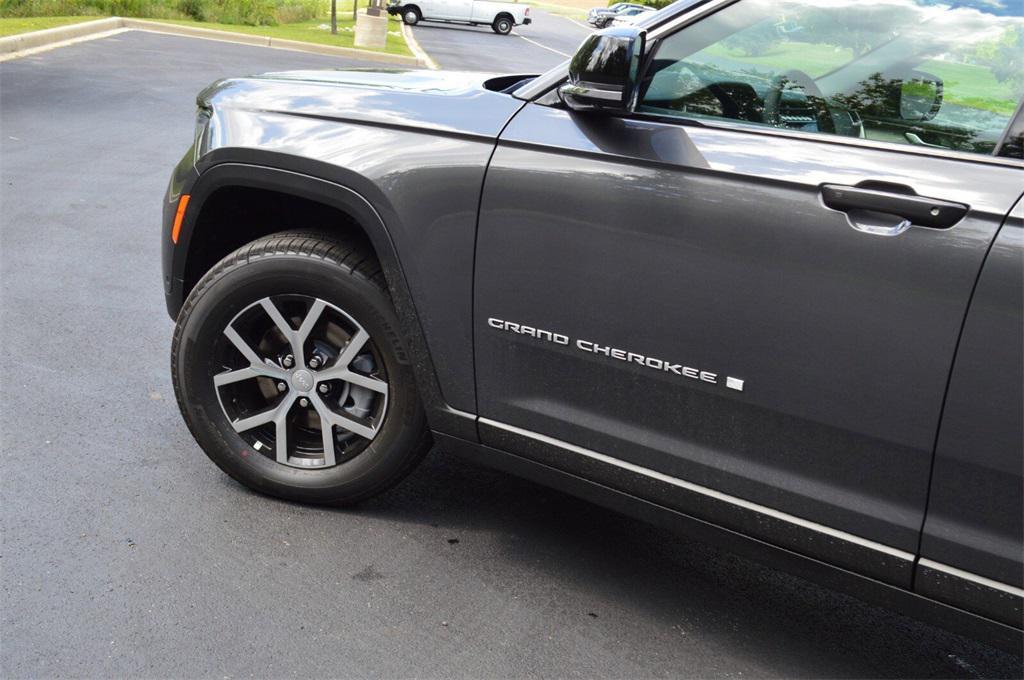 new 2025 Jeep Grand Cherokee car, priced at $46,999