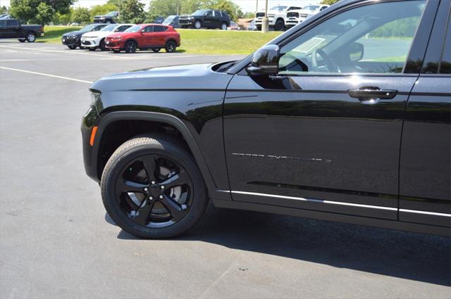 new 2025 Jeep Grand Cherokee car, priced at $39,999