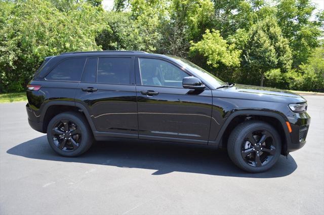 new 2025 Jeep Grand Cherokee car, priced at $39,999