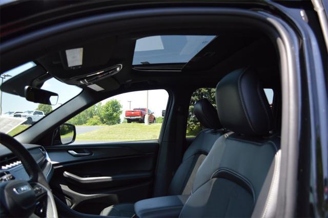 new 2025 Jeep Grand Cherokee car, priced at $39,999