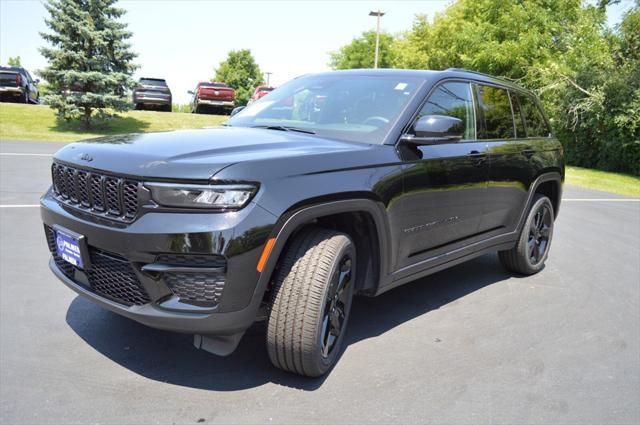 new 2025 Jeep Grand Cherokee car, priced at $39,999