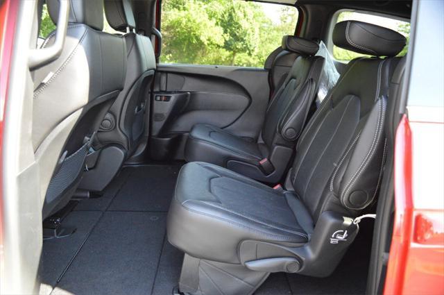 new 2025 Chrysler Voyager car, priced at $39,999