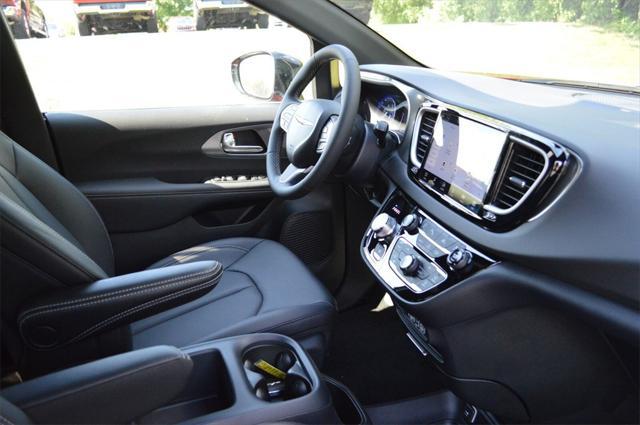 new 2025 Chrysler Voyager car, priced at $39,999