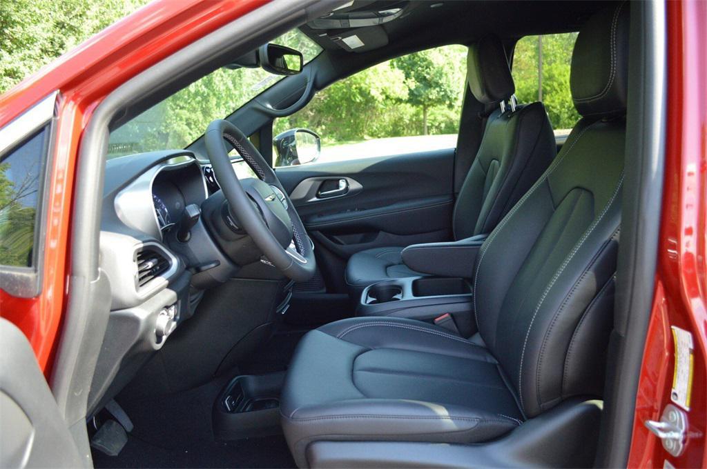 new 2025 Chrysler Voyager car, priced at $40,225