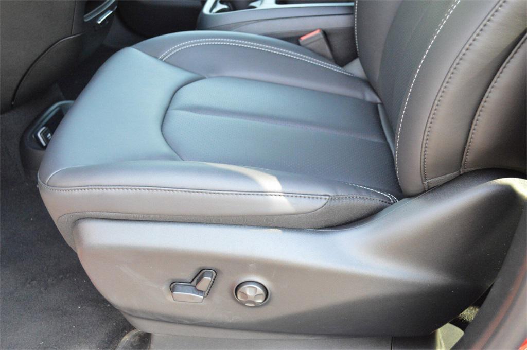 new 2025 Chrysler Voyager car, priced at $40,225