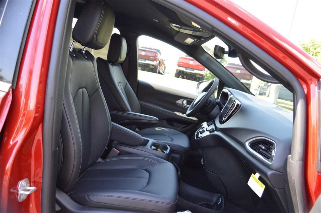 new 2025 Chrysler Voyager car, priced at $40,225