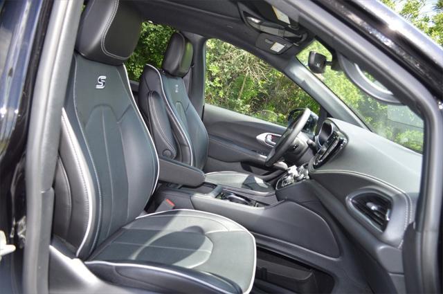 used 2024 Chrysler Pacifica car, priced at $39,996