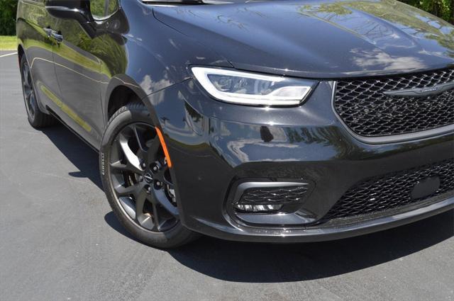 used 2024 Chrysler Pacifica car, priced at $39,996