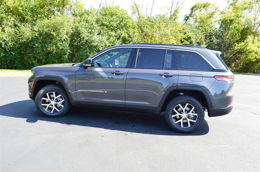 new 2025 Jeep Grand Cherokee car, priced at $42,999