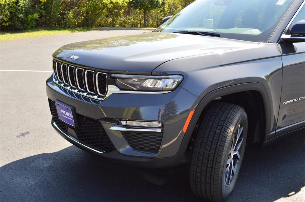 new 2025 Jeep Grand Cherokee car, priced at $42,999