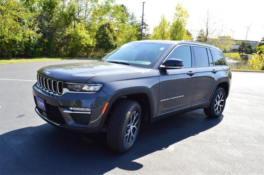 new 2025 Jeep Grand Cherokee car, priced at $42,999