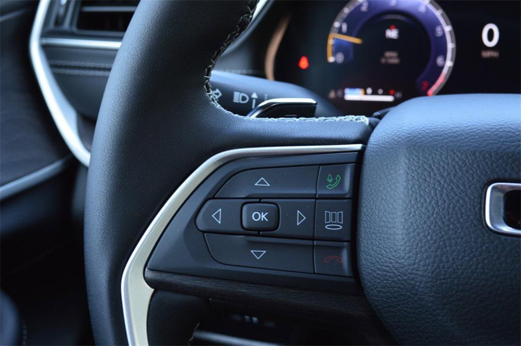 new 2025 Jeep Grand Cherokee car, priced at $42,999