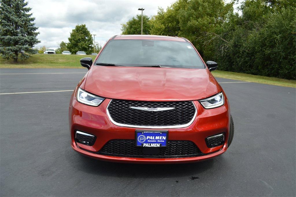 new 2025 Chrysler Pacifica car, priced at $42,749