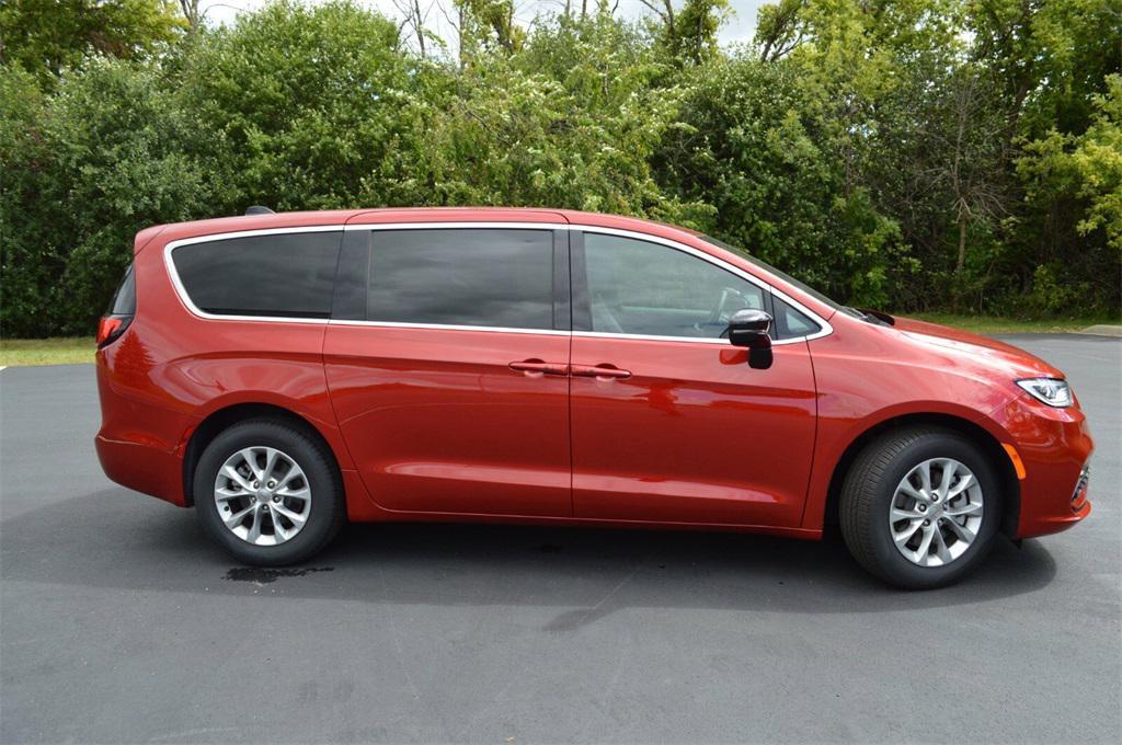 new 2025 Chrysler Pacifica car, priced at $42,749