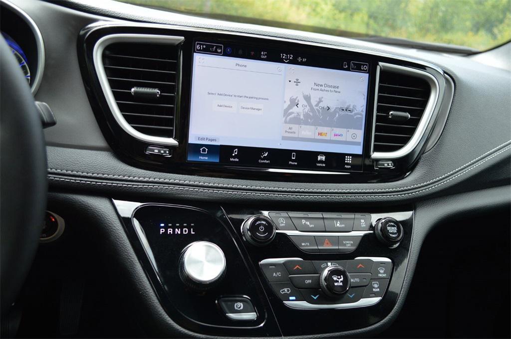 new 2025 Chrysler Pacifica car, priced at $42,749