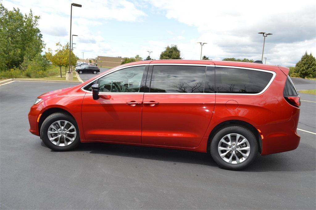 new 2025 Chrysler Pacifica car, priced at $42,749