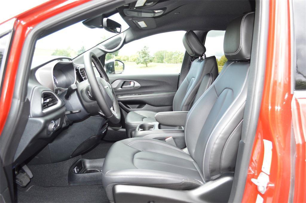 new 2025 Chrysler Pacifica car, priced at $42,749