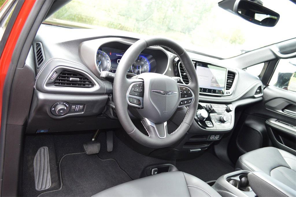 new 2025 Chrysler Pacifica car, priced at $42,749