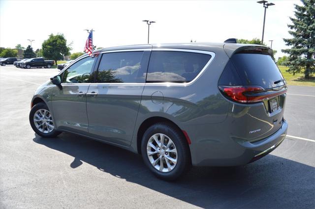 new 2025 Chrysler Pacifica car, priced at $44,968