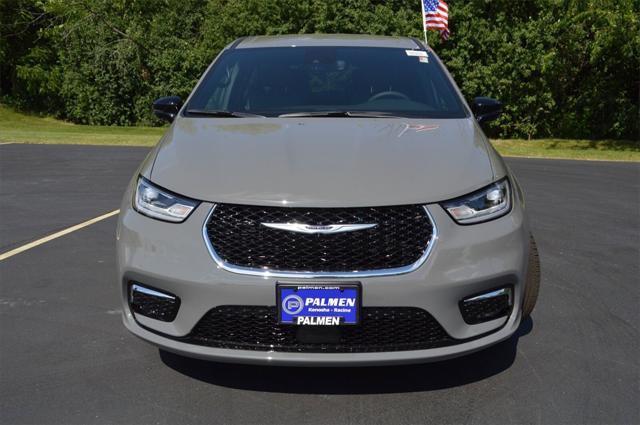 new 2025 Chrysler Pacifica car, priced at $44,968