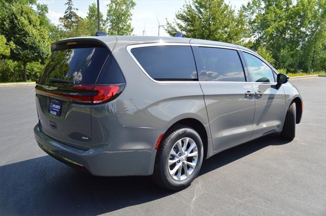 new 2025 Chrysler Pacifica car, priced at $44,968