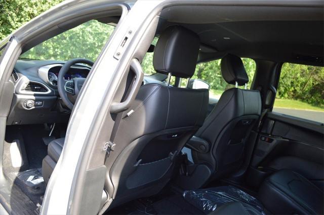 new 2025 Chrysler Pacifica car, priced at $44,968