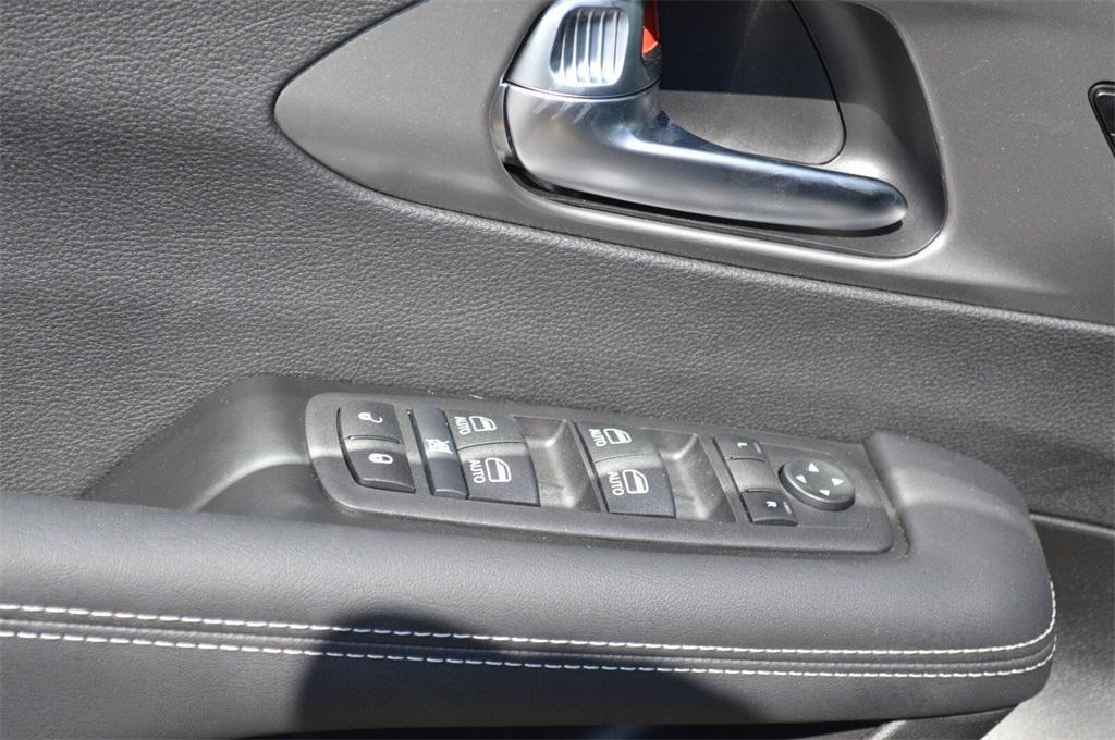 new 2025 Chrysler Pacifica car, priced at $46,938