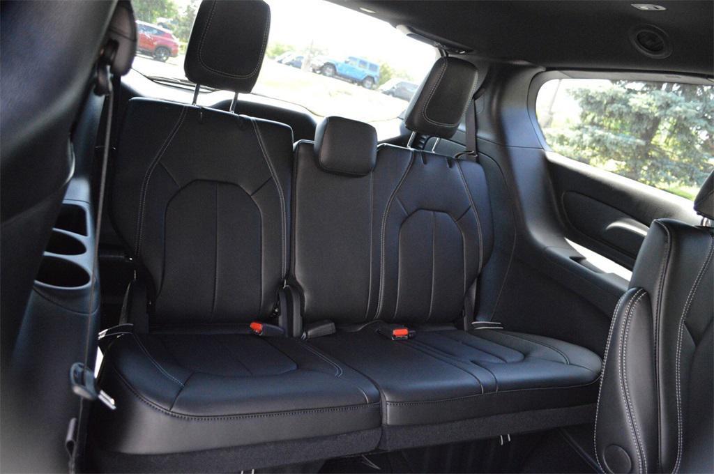 new 2025 Chrysler Pacifica car, priced at $46,938