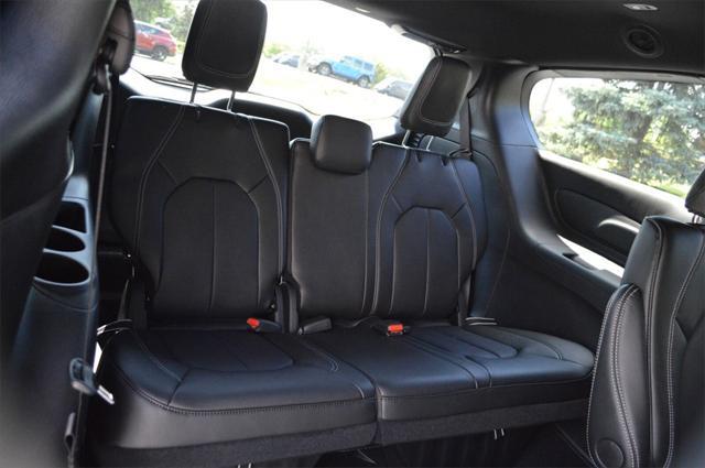new 2025 Chrysler Pacifica car, priced at $44,968